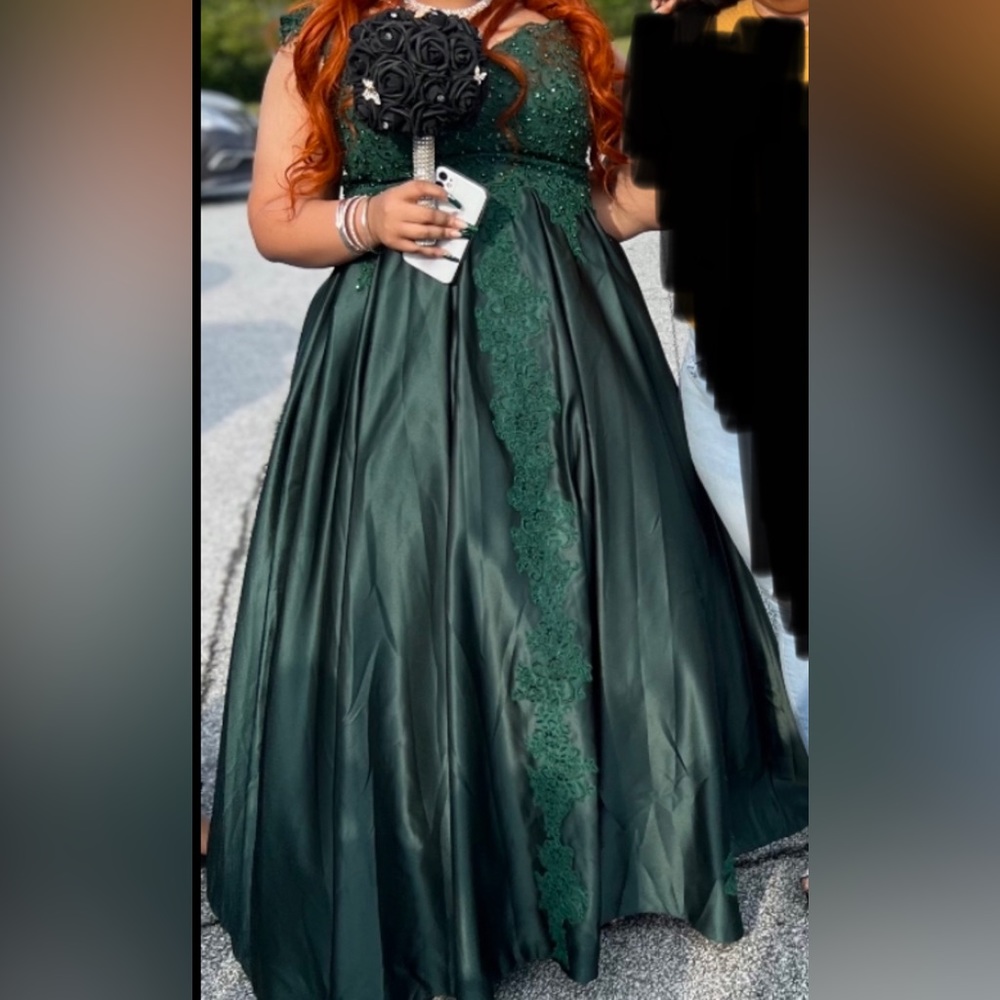 Beautiful emerald ball gown worn once for prom pictures paid 390 asking 150